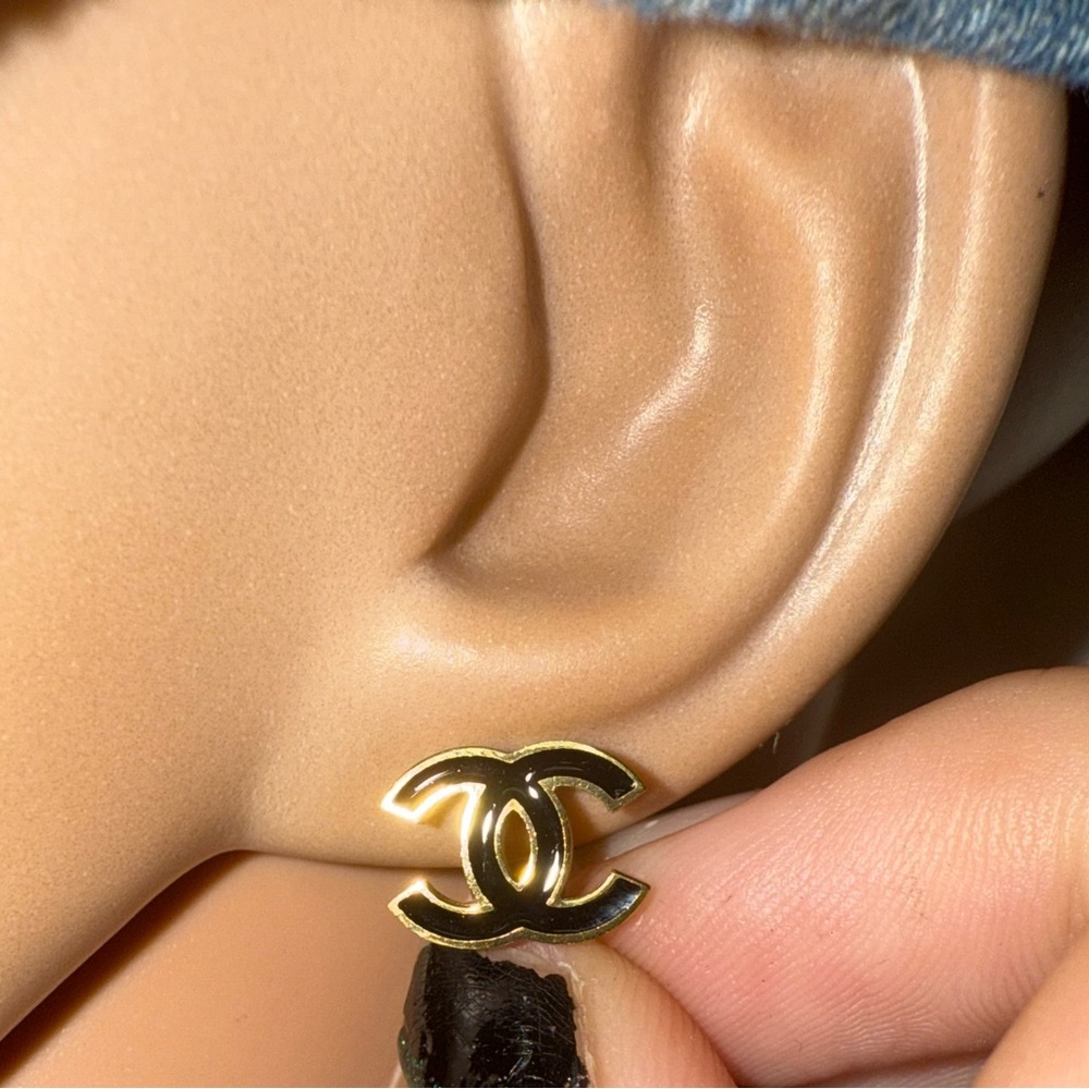 C Stud Earrings unbranded - Picture 3 of 6